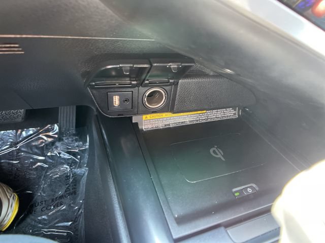 Used 2019 Toyota Camry SE w/ Audio Package FWD image 24