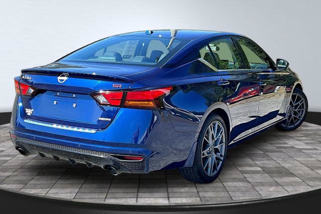 Used 2023 Nissan Altima 2.0 SR FWD image 13