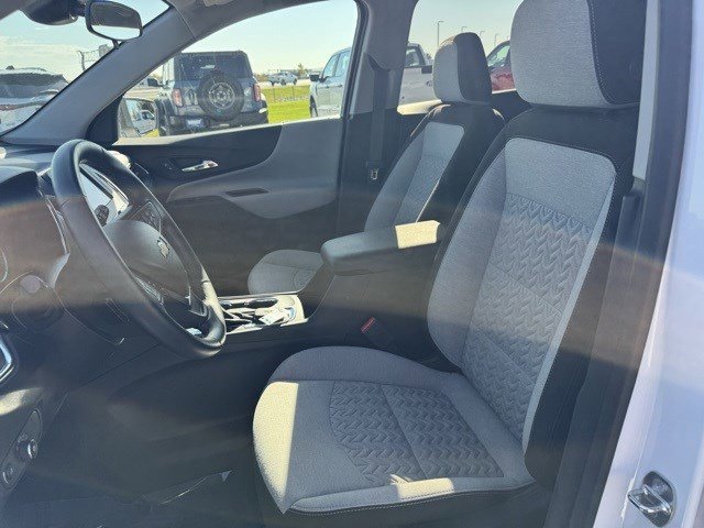 Used 2023 Chevrolet Equinox LT w/ Driver Convenience Package image 12