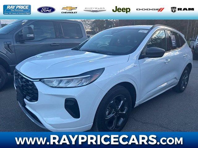 Certified 2023 Ford Escape ST-Line w/ Tech Pack #1 AWD/4WD image 1