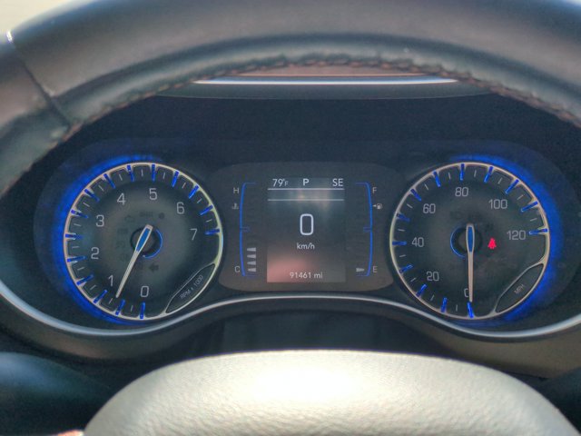 Used 2019 Chrysler Pacifica Touring-L FWD image 19