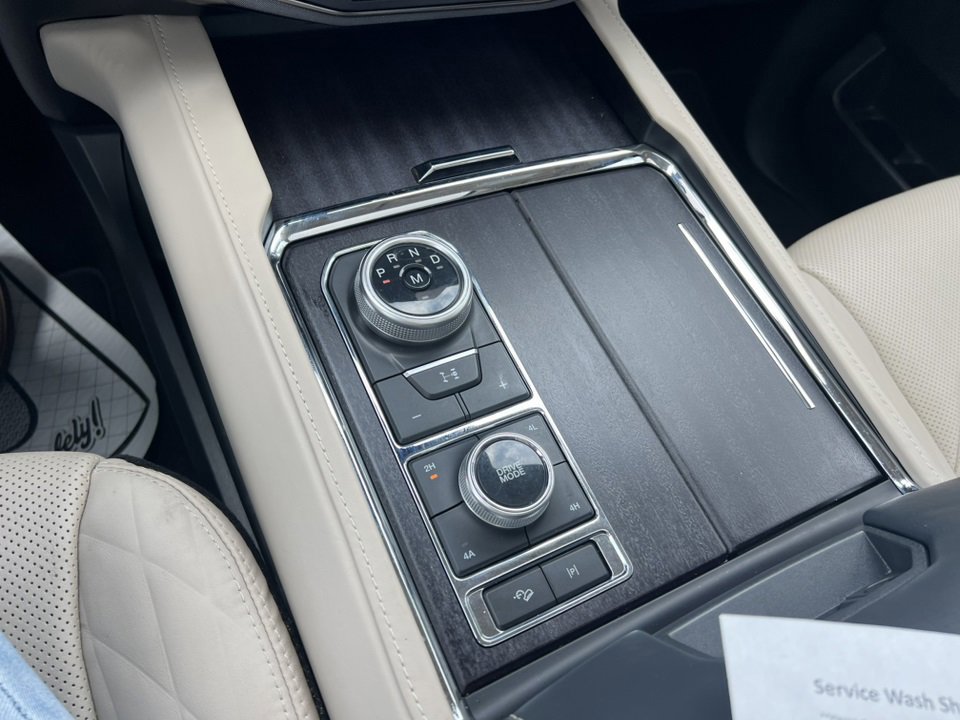 Certified 2022 Ford Expedition Max Platinum image 19