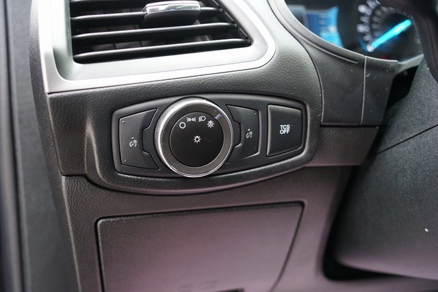 Certified 2023 Ford Edge SE image 13