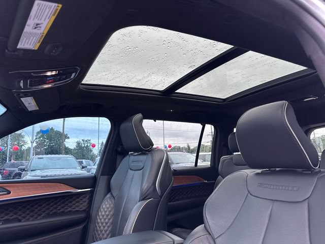 Used 2025 Jeep Grand Cherokee L Summit AWD/4WD image 13
