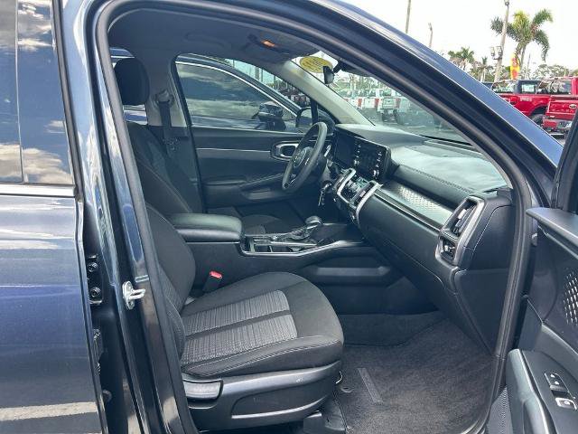 Used 2023 Kia Sorento LX FWD image 38