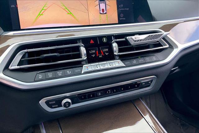 Used 2020 BMW X7 xDrive40i w/ M Sport Package AWD/4WD image 32