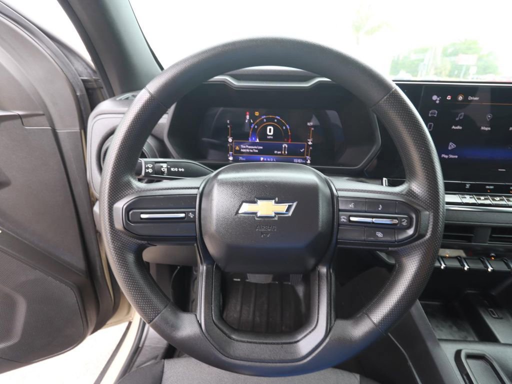 Used 2023 Chevrolet Colorado W/T image 18