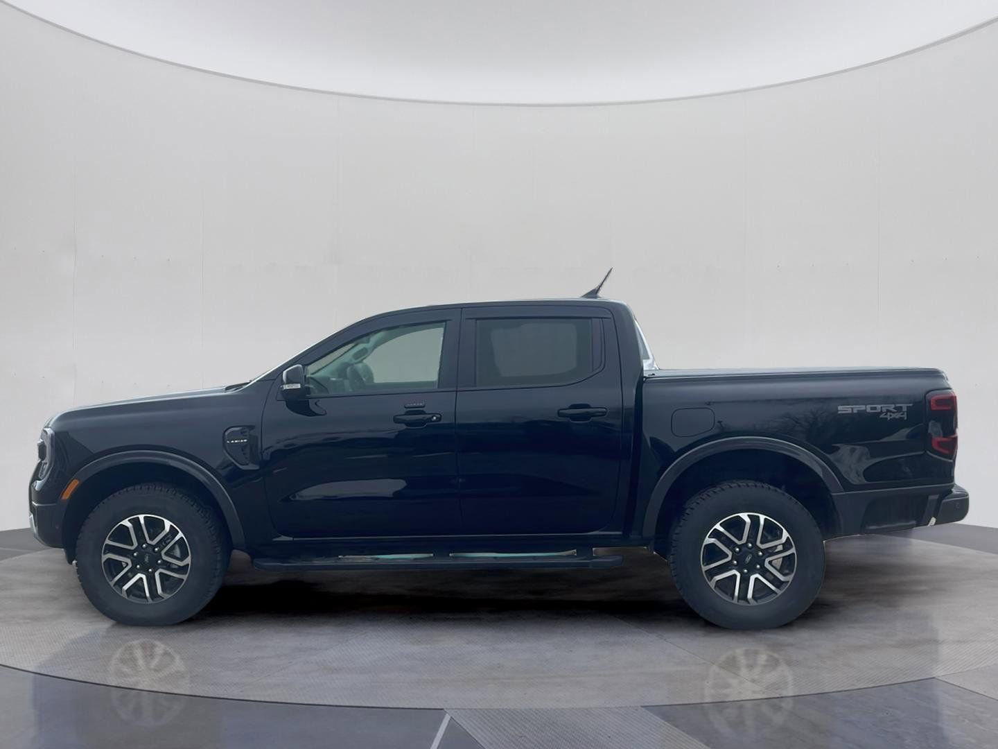 Certified 2024 Ford Ranger Lariat w/ Advanced Towing Package AWD/4WD image 2