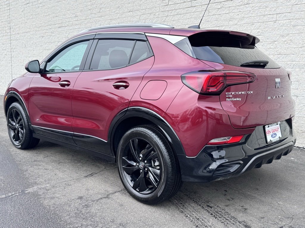 Used 2025 Buick Encore GX Sport Touring image 5