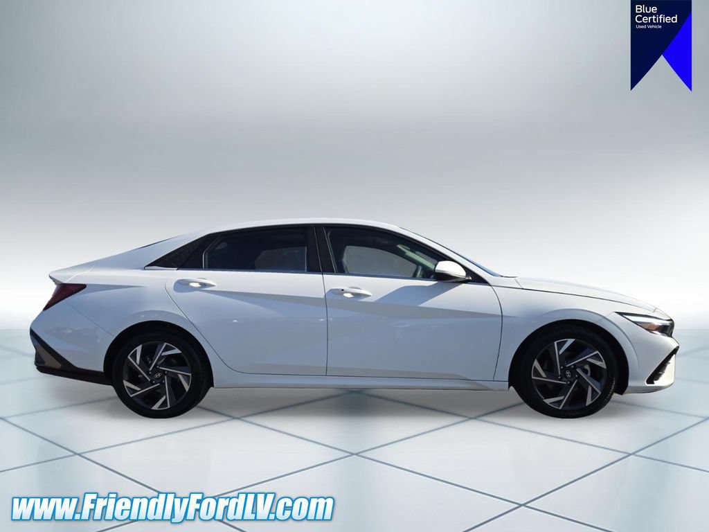 Used 2025 Hyundai Elantra SEL FWD image 8