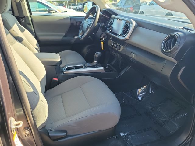 Used 2020 Toyota Tacoma SR5 RWD image 18