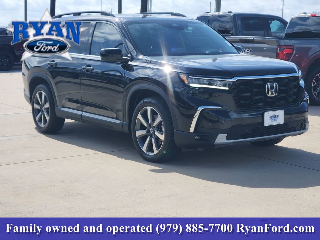 Used 2025 Honda Pilot Elite image 2