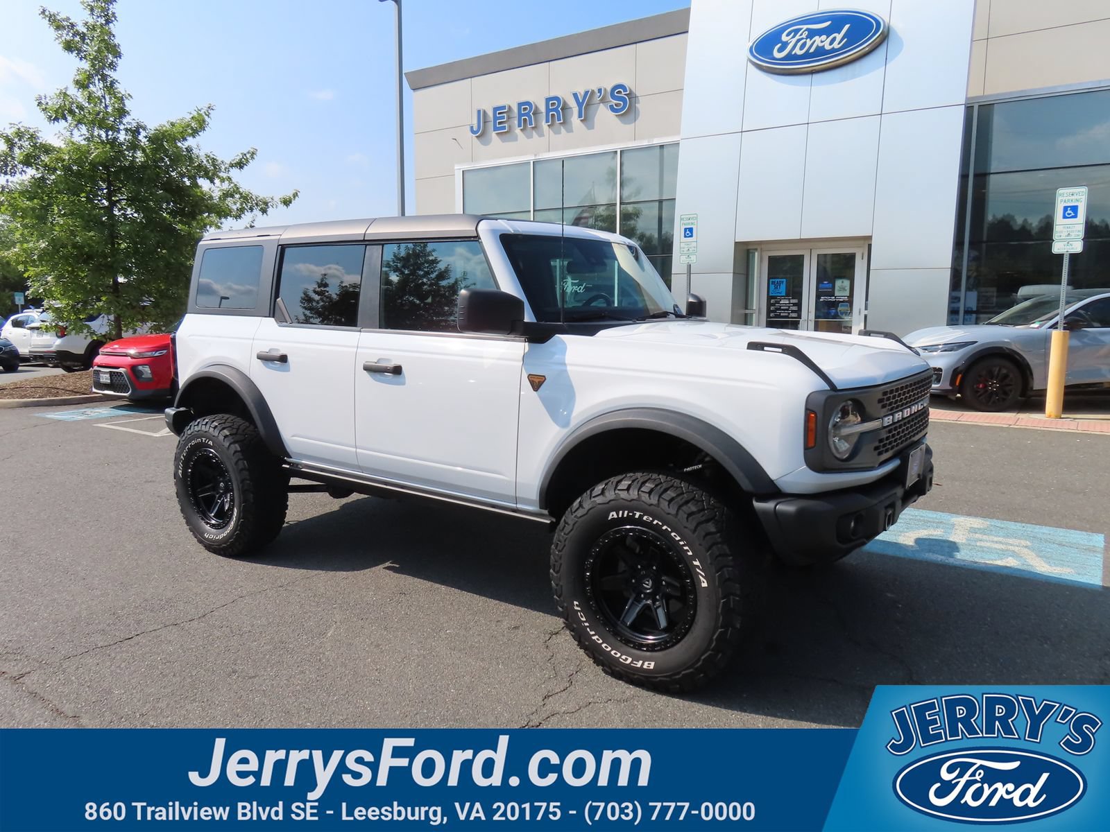 Certified 2023 Ford Bronco Badlands AWD/4WD image 1