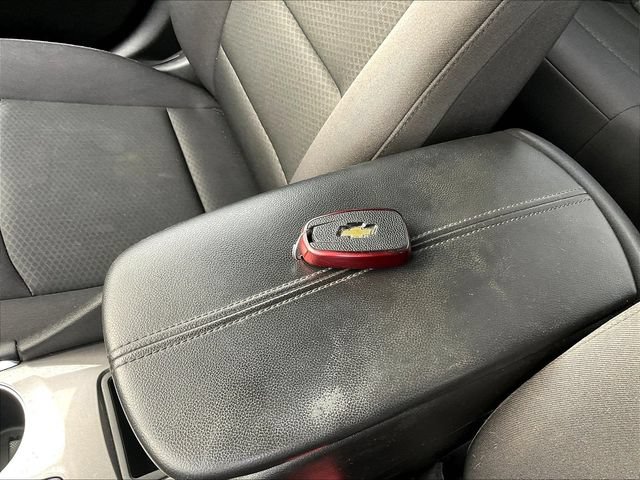 Used 2017 Chevrolet Malibu LT FWD image 34
