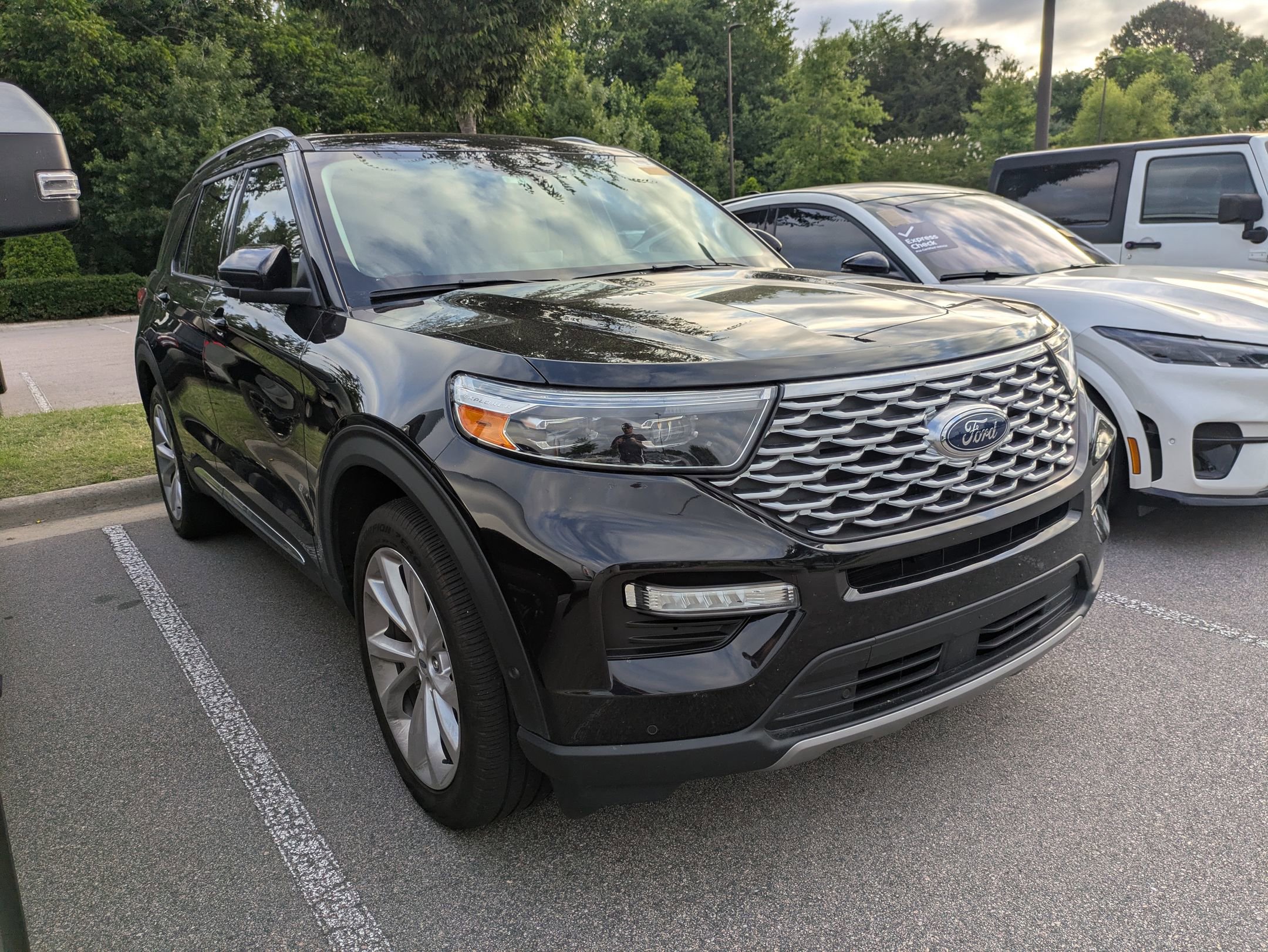 Certified 2022 Ford Explorer Platinum w/ Equipment Group 601A