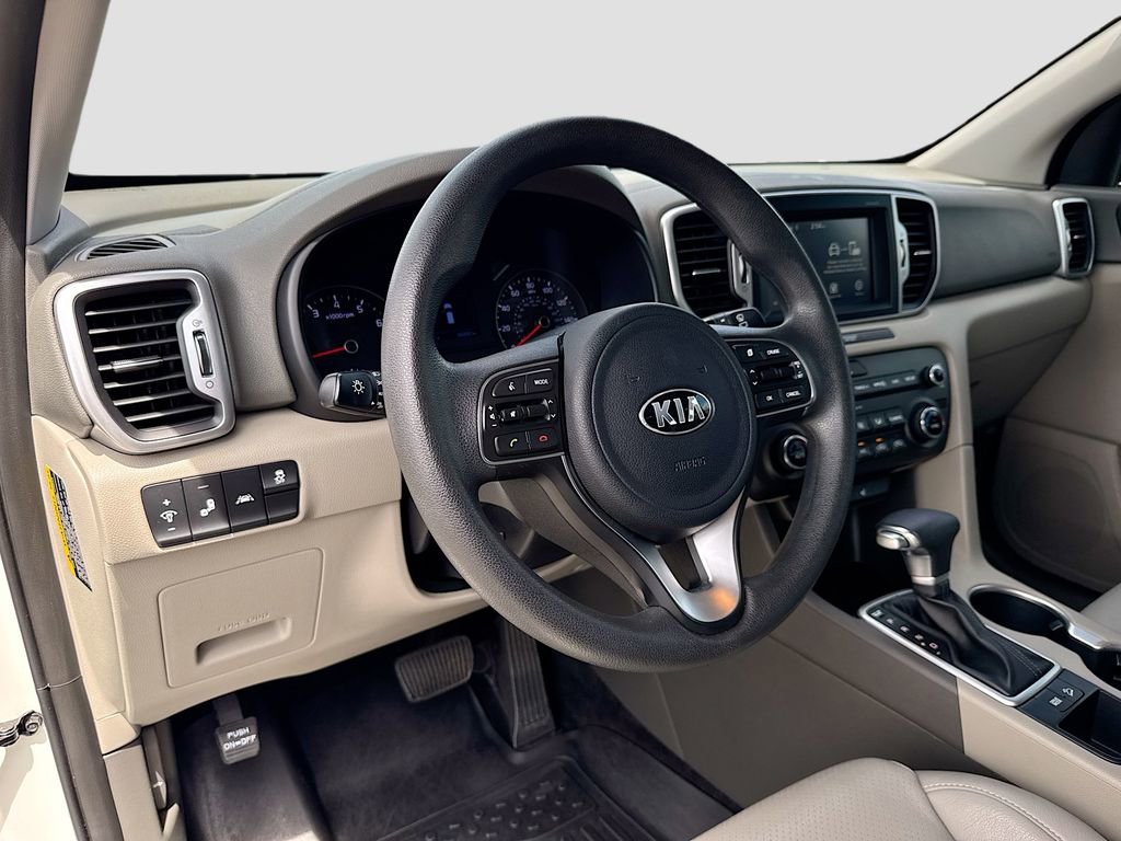 Used 2018 Kia Sportage LX w/ LX Technology Package FWD image 9
