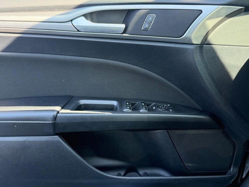 Certified 2019 Ford Fusion SE FWD image 25