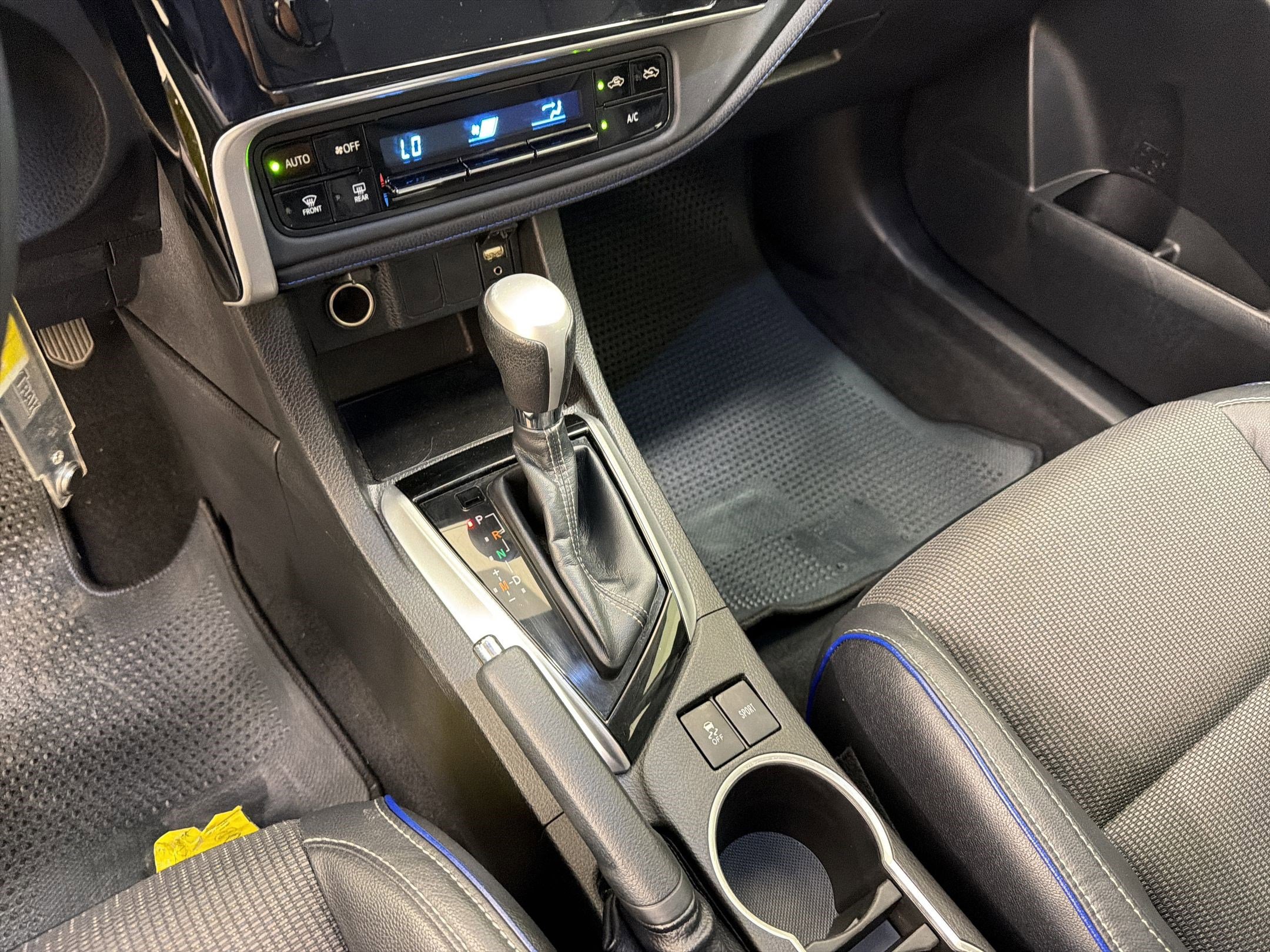 Used 2019 Toyota Corolla SE FWD image 17