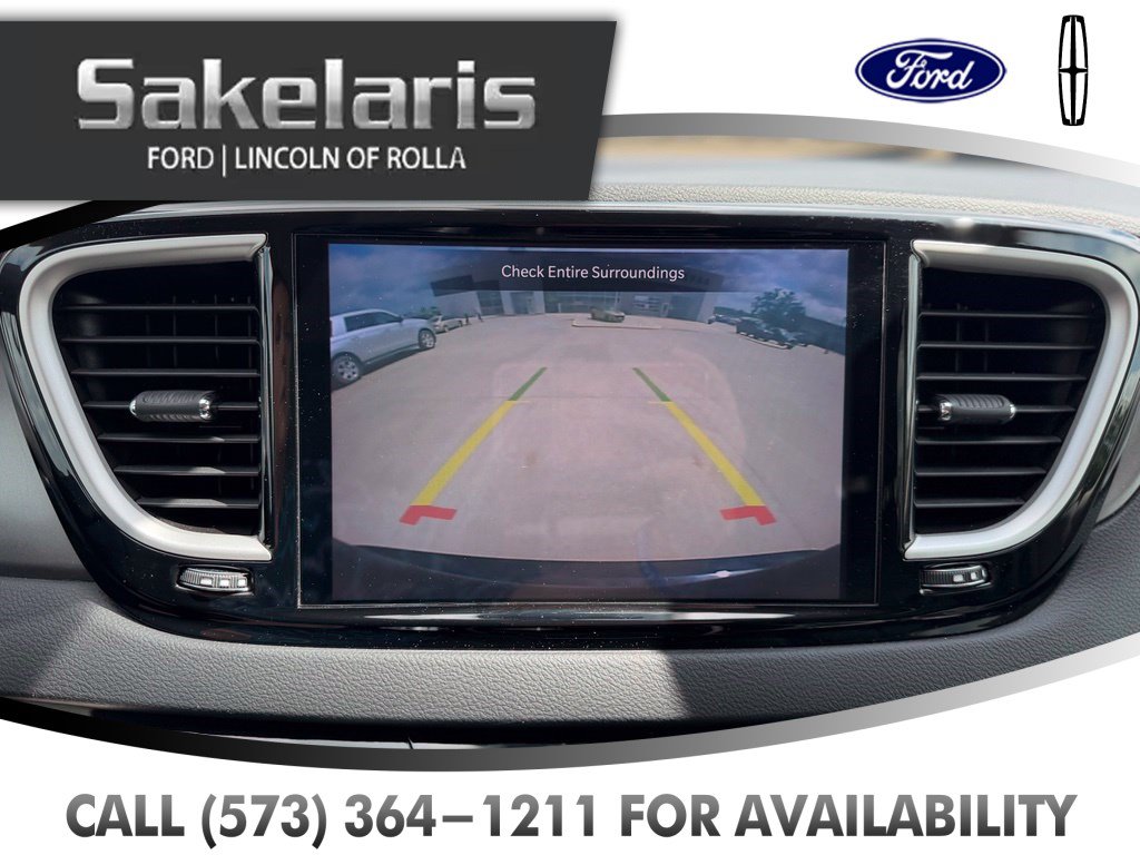 Used 2022 Chrysler Pacifica Touring-L FWD image 26