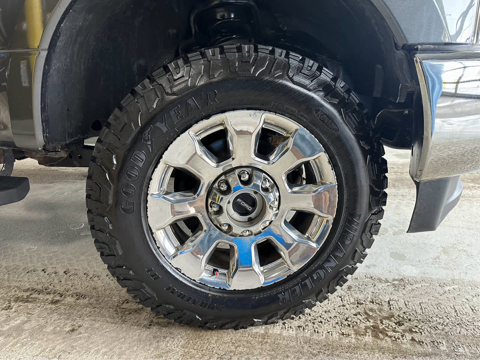 Certified 2017 Ford F350 Lariat w/ Chrome Package image 42