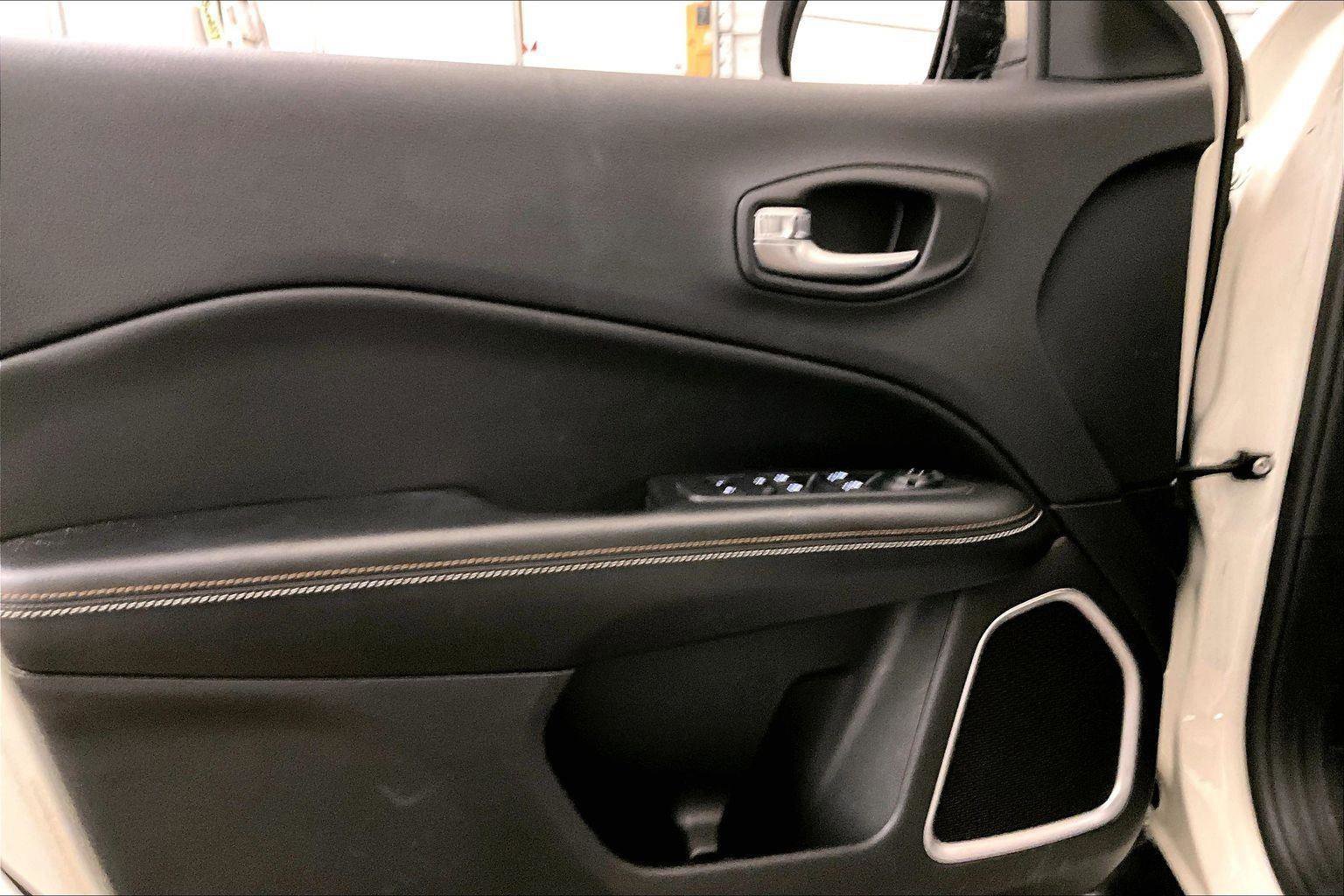 Used 2019 Jeep Compass Latitude image 22