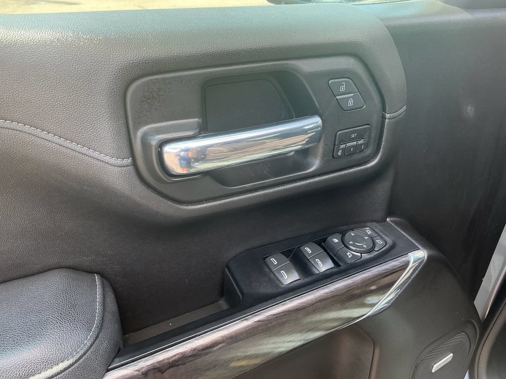 Used 2022 Chevrolet Silverado 1500 LTZ w/ LTZ Premium Package AWD/4WD image 16