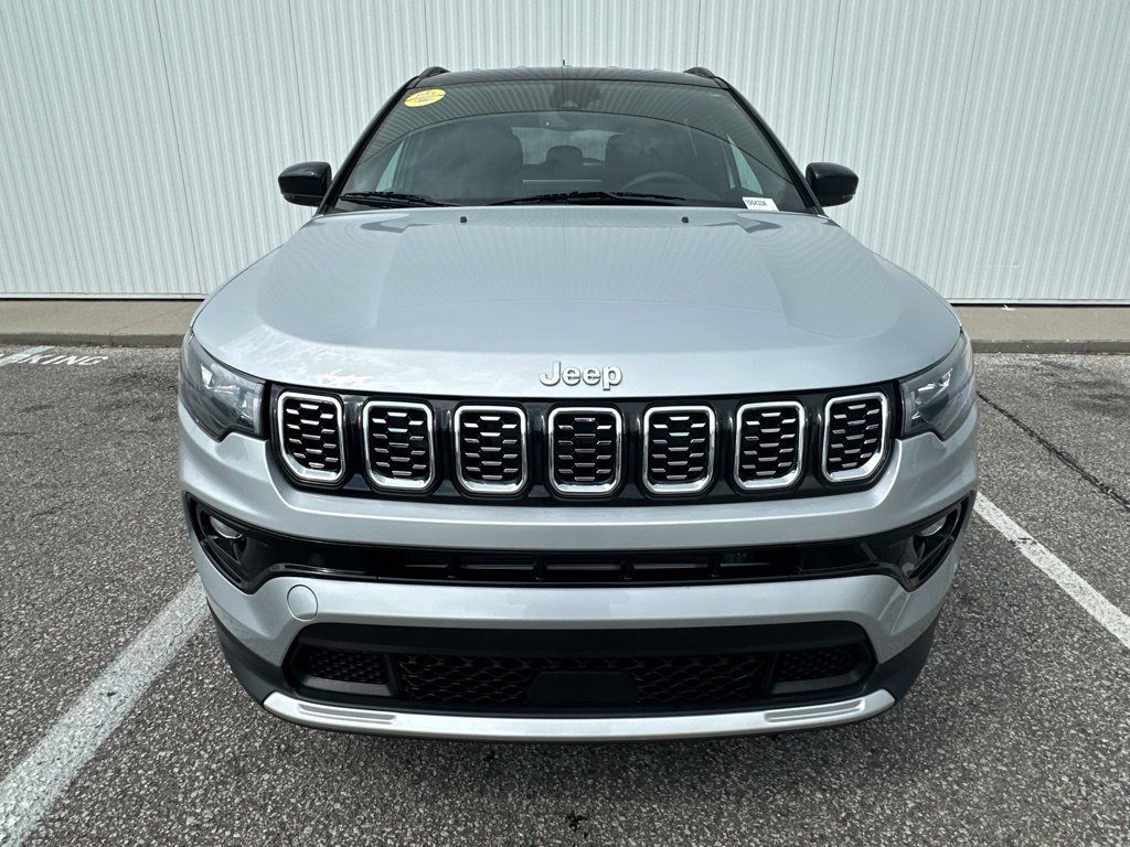 Used 2025 Jeep Compass Limited AWD/4WD image 11