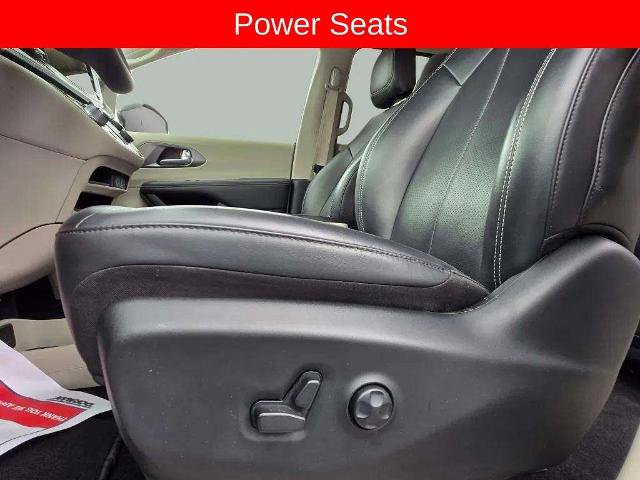 Used 2024 Chrysler Pacifica Limited FWD image 22