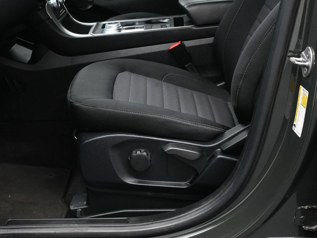 Certified 2022 Ford Edge SE w/ Black Appearance Package AWD/4WD image 11