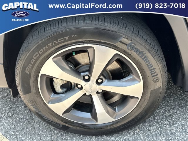 Used 2022 Jeep Cherokee Limited AWD/4WD image 13