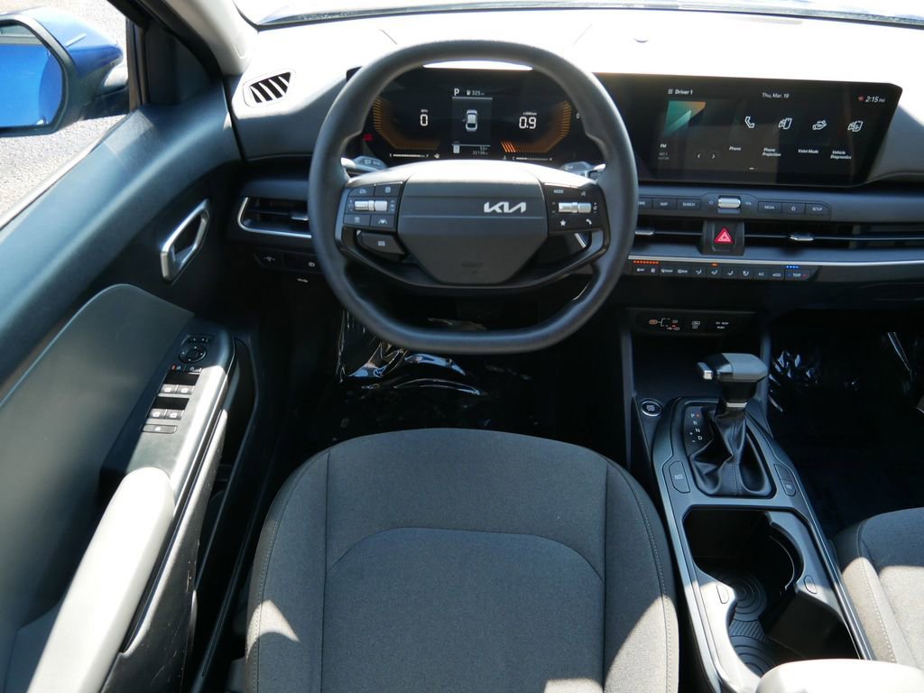 Used 2025 Kia K4 LXS image 12
