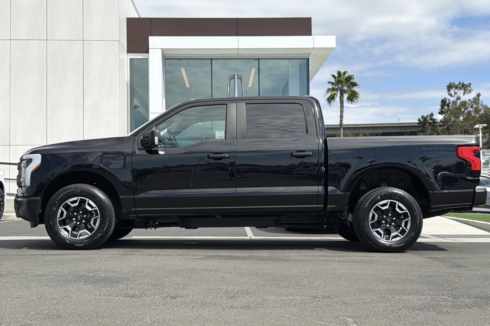 Certified 2023 Ford F150 Lightning Pro w/ Tow Technology Package AWD/4WD image 6