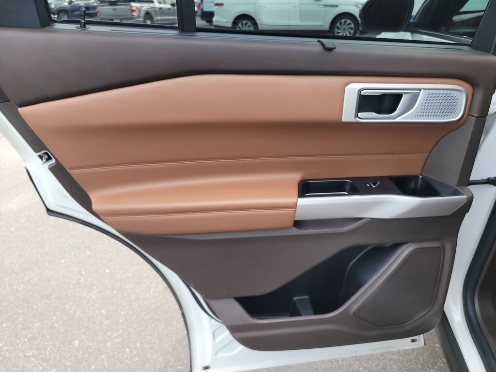 Certified 2023 Ford Explorer King Ranch w/ Technology Package AWD/4WD image 9