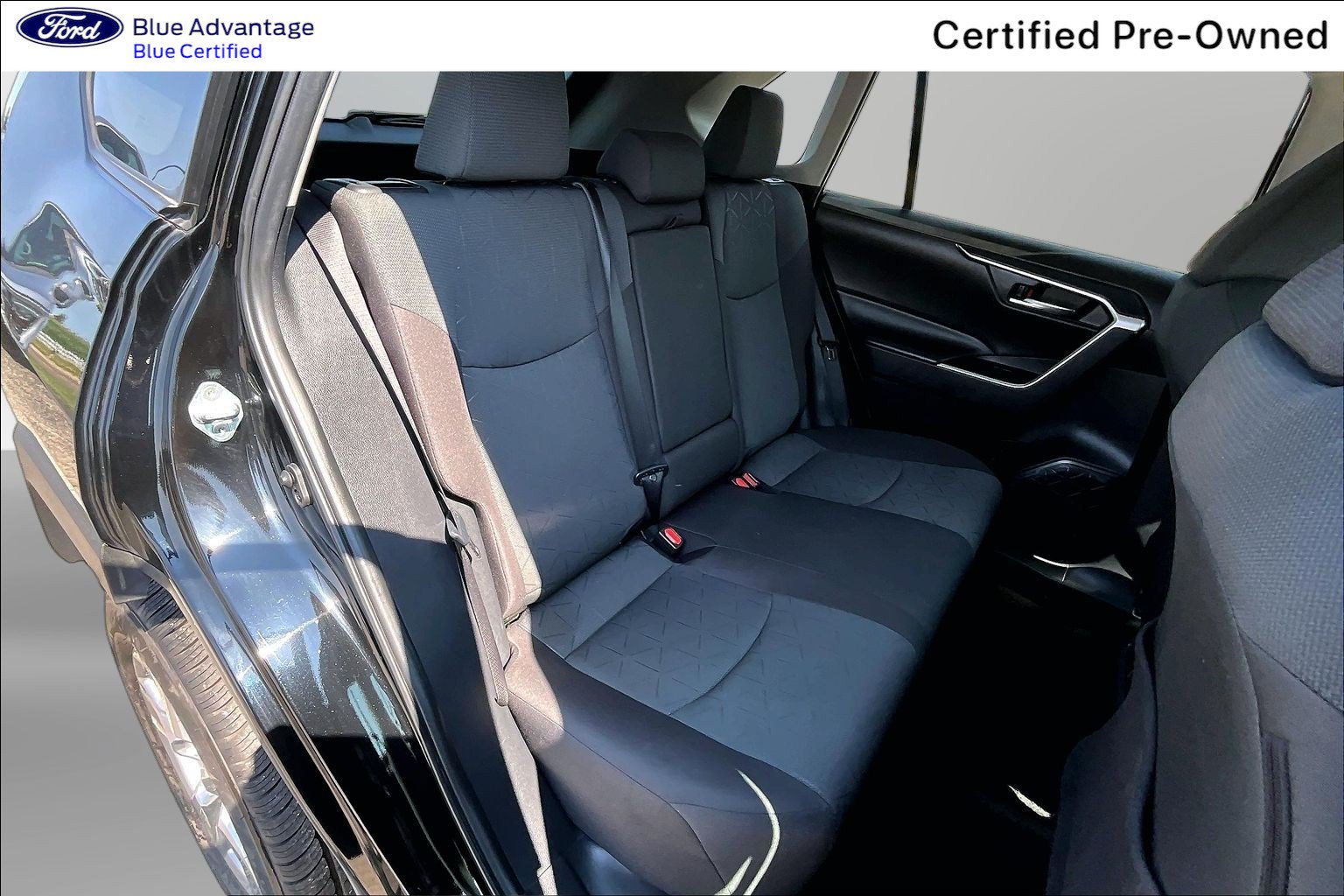 Used 2024 Toyota RAV4 XLE FWD image 17