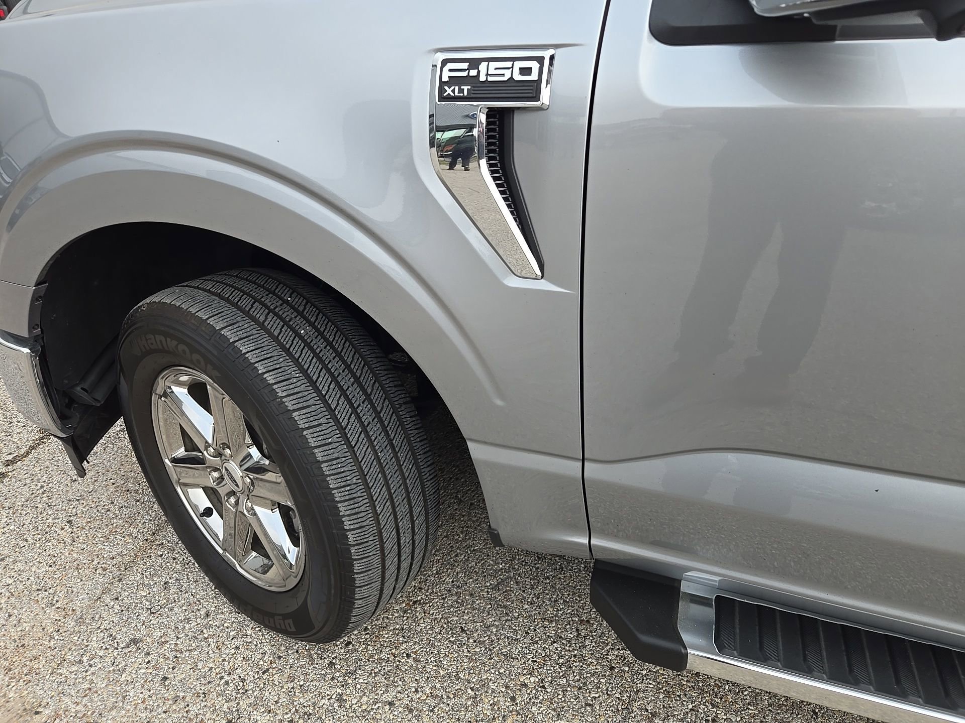 Certified 2024 Ford F150 XLT w/ Mobile Office Package image 3