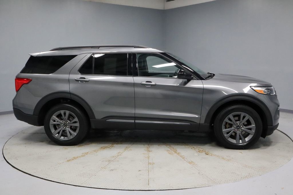 Certified 2023 Ford Explorer XLT w/ Equipment Group 202A AWD/4WD image 13