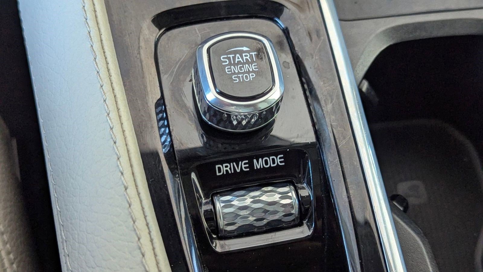 Used 2021 Volvo XC90 T6 Momentum w/ Advanced Package image 29