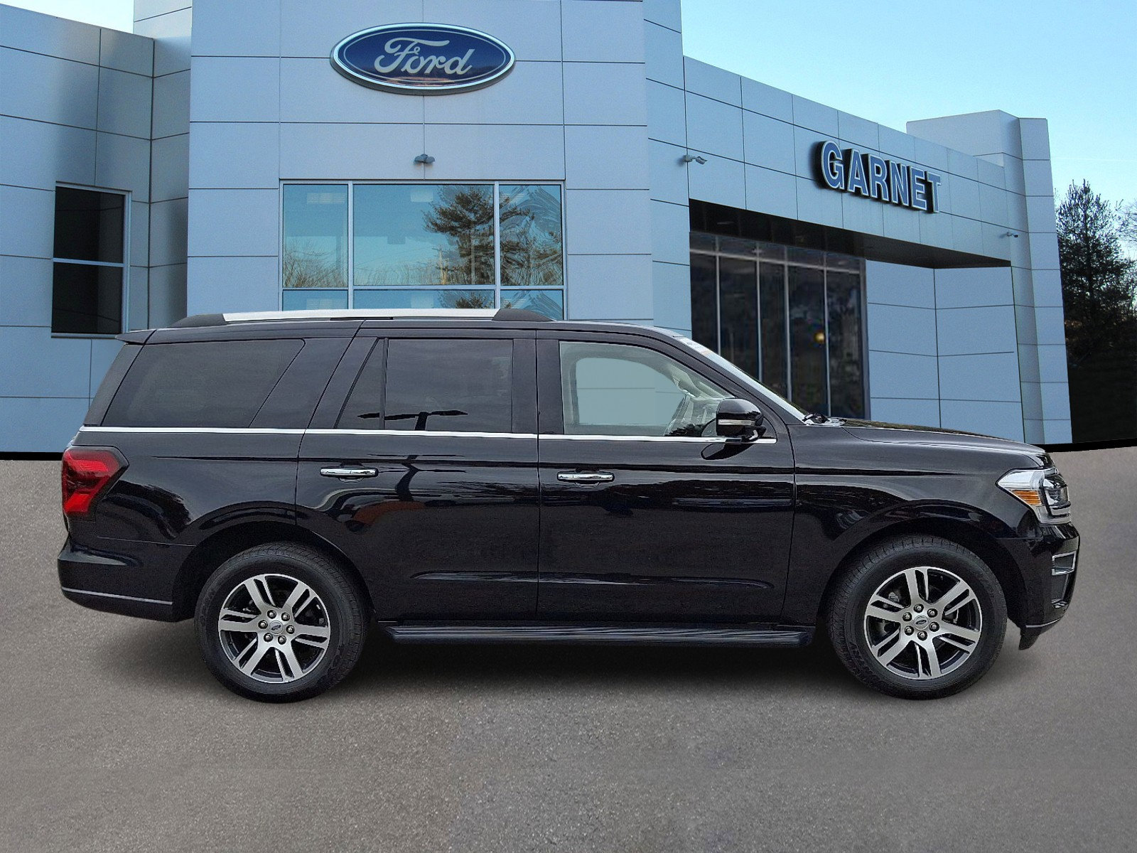 Certified 2024 Ford Expedition Limited AWD/4WD image 10