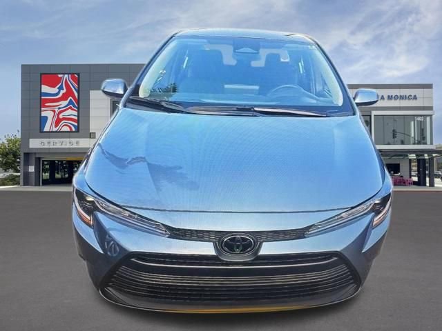 Used 2025 Toyota Corolla LE image 2