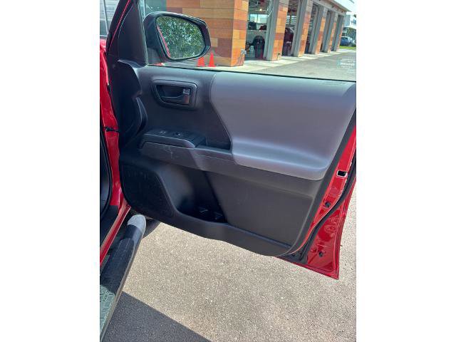Used 2022 Toyota Tacoma SR RWD image 5