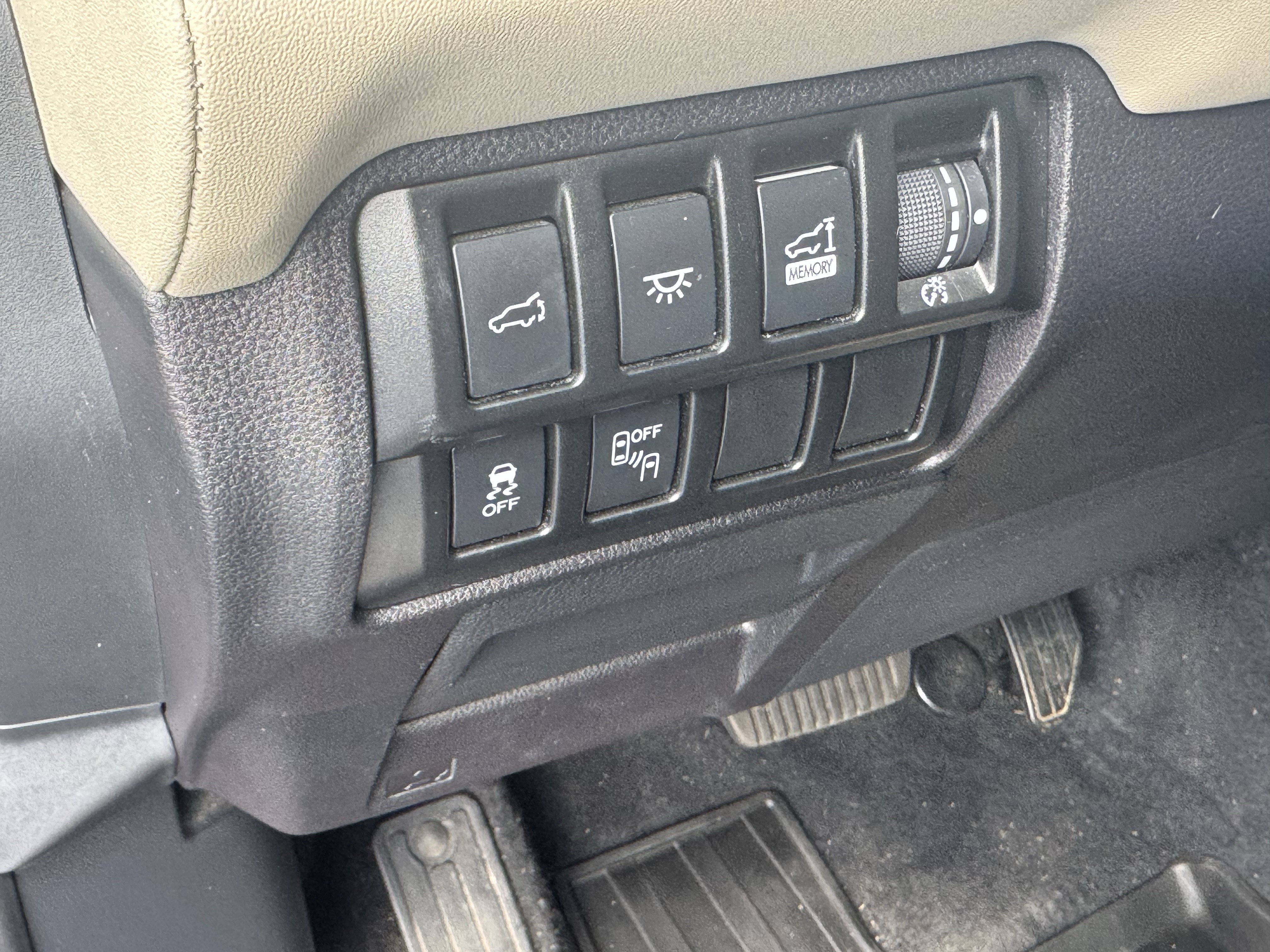 Used 2022 Subaru Ascent Limited w/ Technology Package AWD/4WD image 38