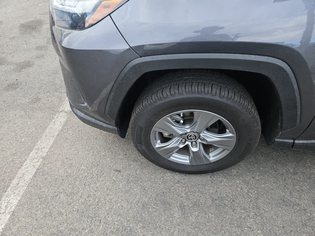 Used 2024 Toyota RAV4 LE AWD/4WD image 3
