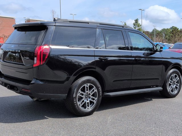Certified 2025 Ford Expedition Active image 6