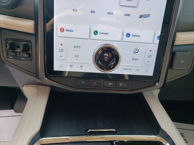 Certified 2022 Ford Expedition Max Platinum image 25