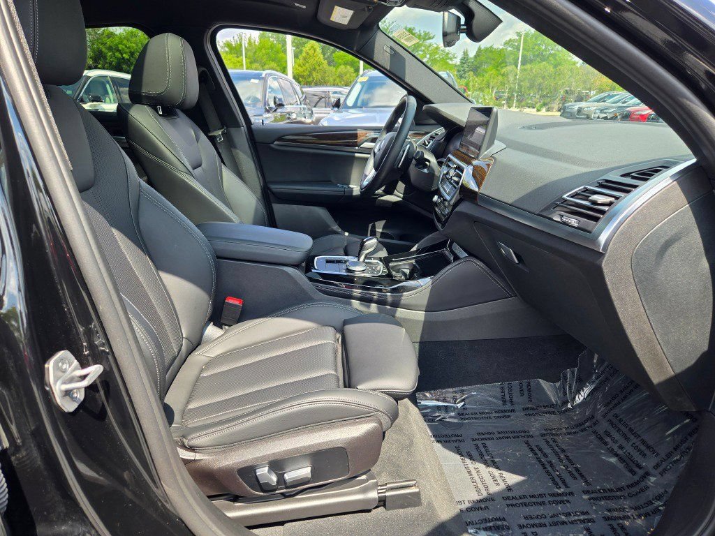 Used 2022 BMW X4 xDrive30i AWD/4WD image 5