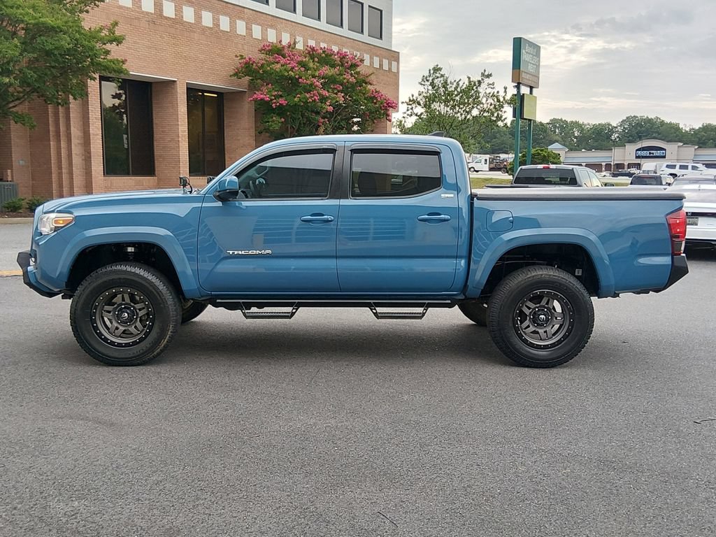Used 2019 Toyota Tacoma SR5 AWD/4WD image 7