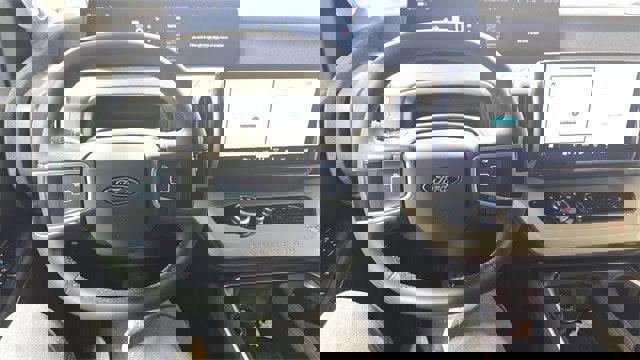 Certified 2025 Ford Expedition Active image 19