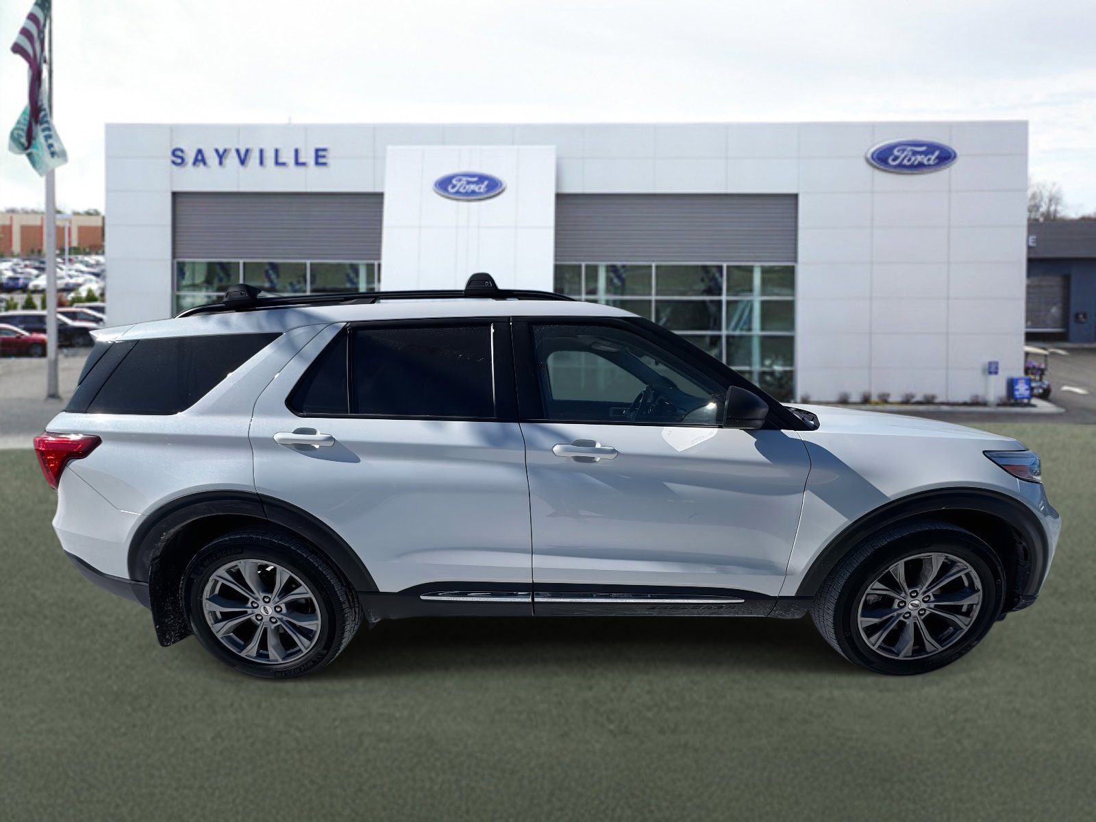 Certified 2022 Ford Explorer XLT w/ Equipment Group 202A image 6