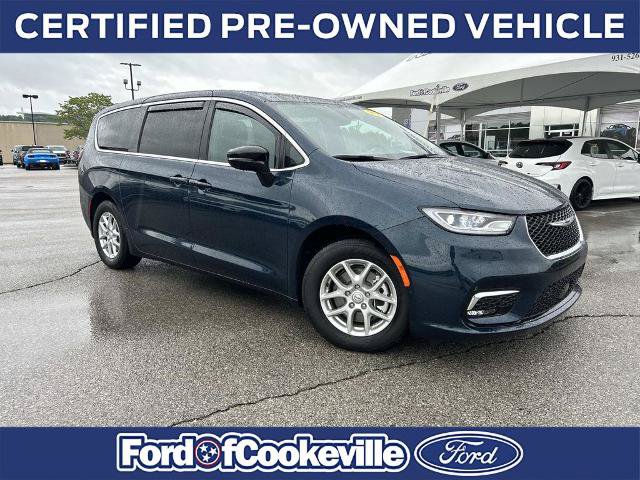 Used 2025 Chrysler Pacifica Select FWD image 2