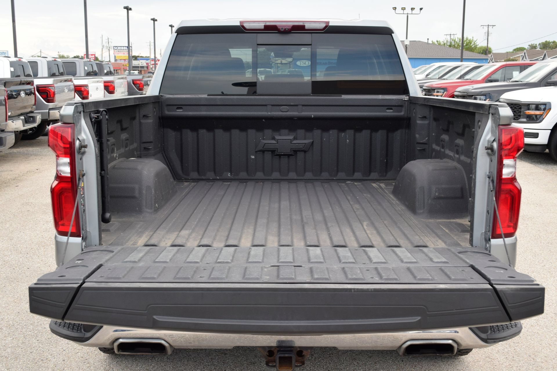Used 2023 Chevrolet Silverado 1500 LTZ w/ LTZ Premium Package AWD/4WD image 21